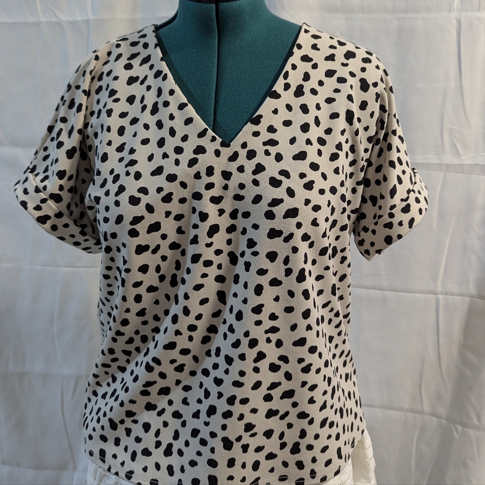 MELLODAY Cream and Black Relaxed Puff Sleeve Blouse